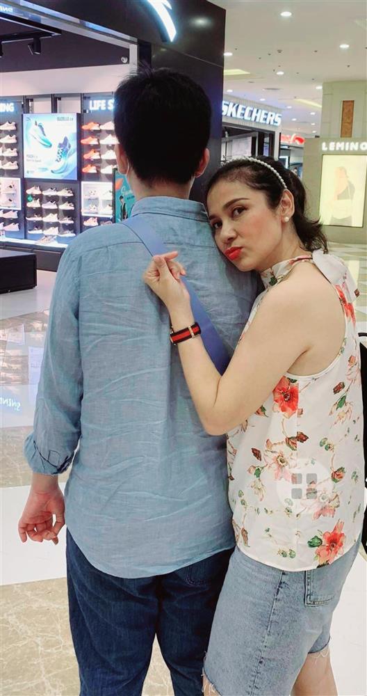 Việt Trinh sống bình yên bên con trai sau hơn 1 năm giải nghệ-5