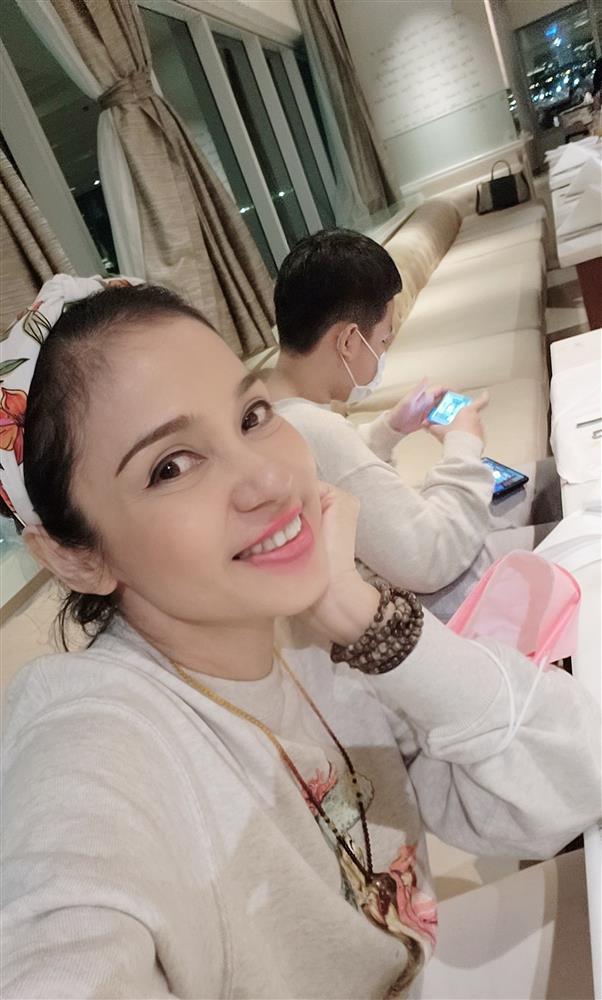 Việt Trinh sống bình yên bên con trai sau hơn 1 năm giải nghệ-6