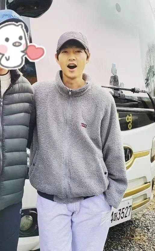 Điều netizen chưa từng thấy khi Song Joong Ki còn ở bên Song Hye Kyo-1