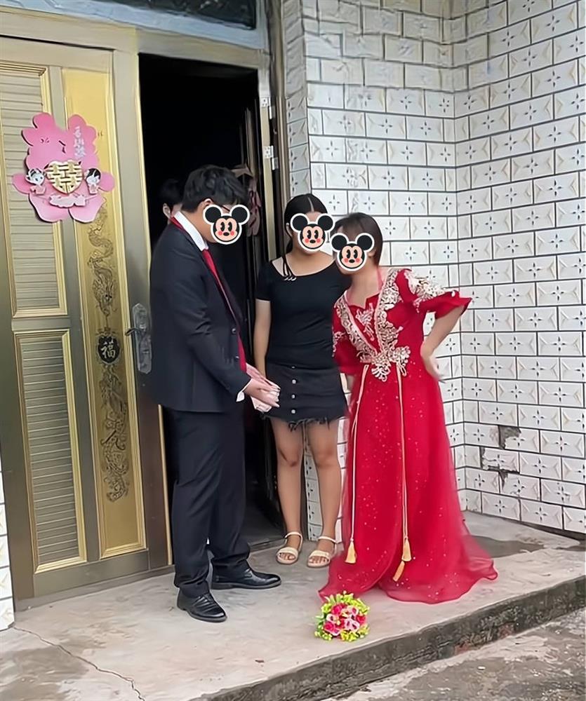 Chú rể bí mật nhờ bạn gái cũ làm phù dâu và cái kết-1