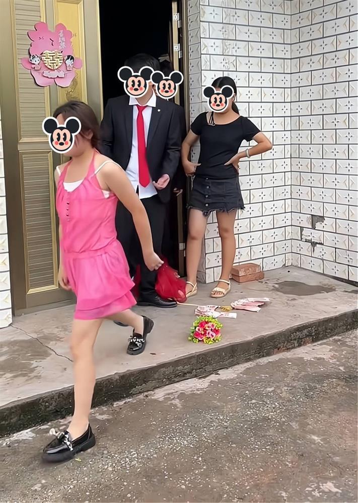 Chú rể bí mật nhờ bạn gái cũ làm phù dâu và cái kết-3