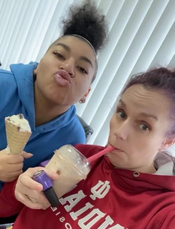 Sinh 3 con lúc 14 tuổi, bé gái có bước ngoặt cuộc đời-3