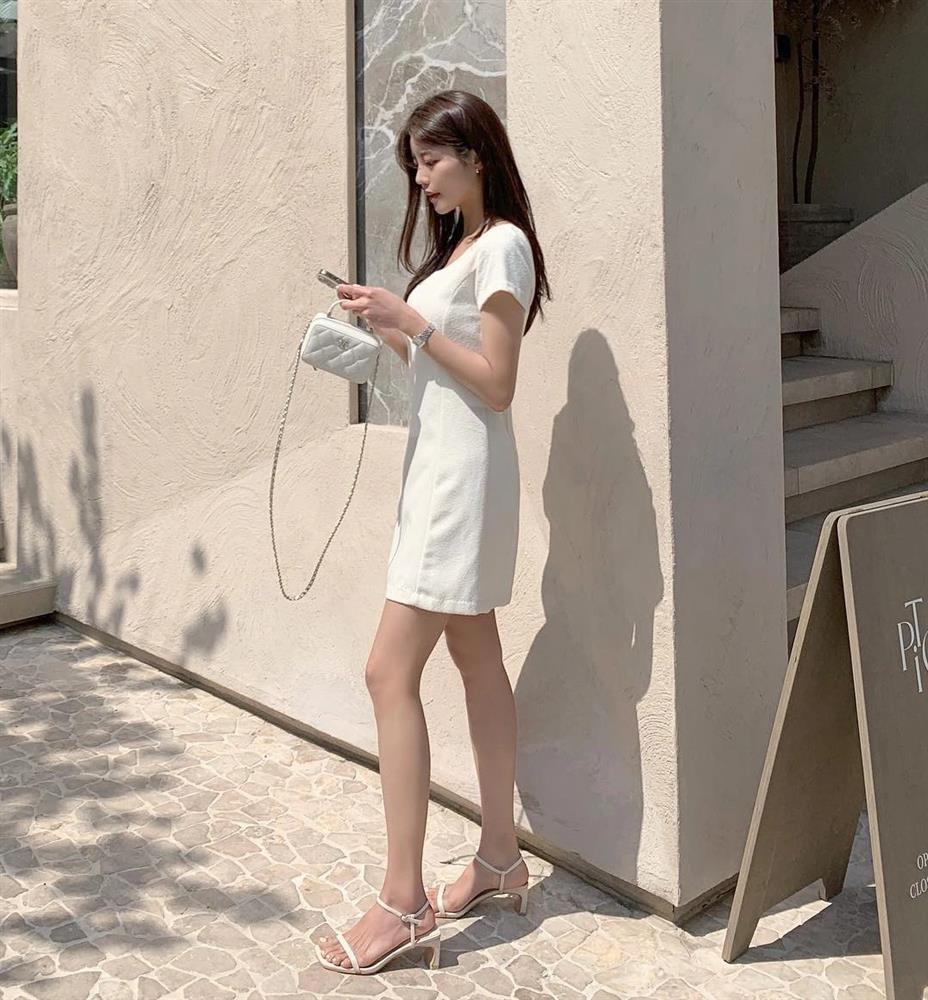 4 cách diện váy với sandal giúp tôn dáng-8