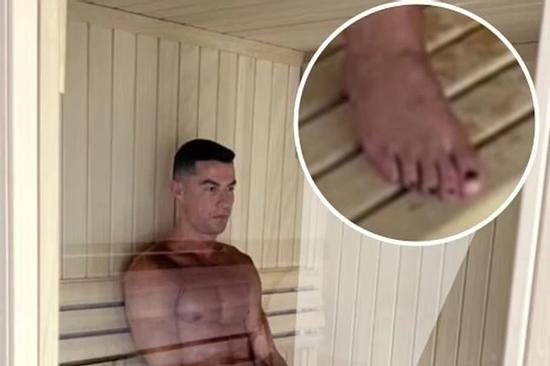 Sở thích sơn móng chân của Ronaldo gây sửng sốt