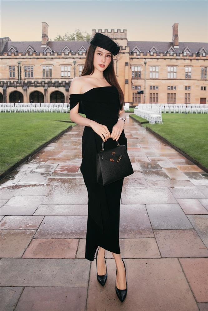 Tăng Thanh Hà, Ninh Dương Lan Ngọc và dàn người đẹp kiêu sa với sắc đen-6