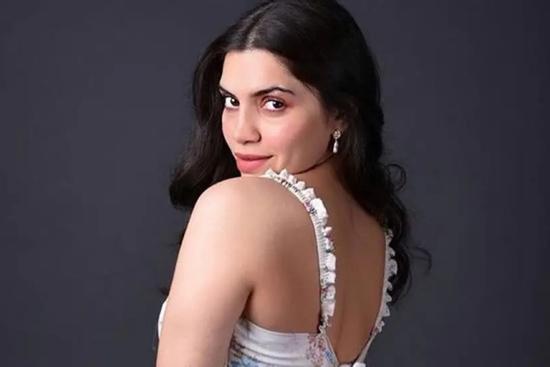 Nữ diễn viên 27 tuổi bị bắt vì buôn ma túy, gia đình một mực kêu oan