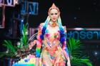 Trang phục dân tộc giống nội y ở Hoa hậu Hòa bình Thái Lan