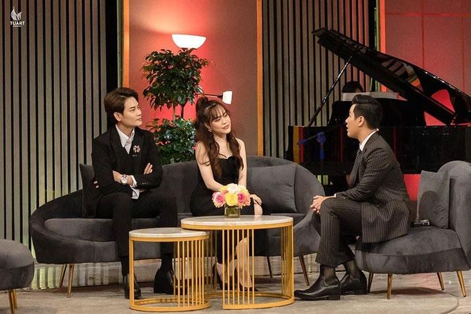 Vì háo thắng, MC Hồng Phúc từng chìa giấy ly hôn để… hù vợ-3