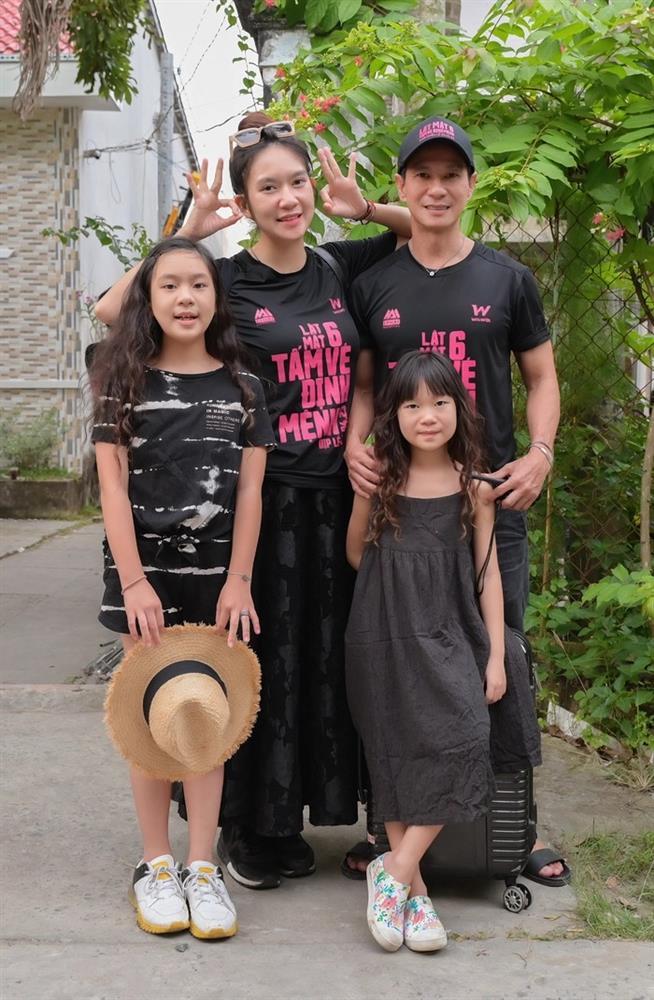 Lý Hải: Ba làm đạo diễn, mẹ làm sản xuất, con đi bán vé số trải nghiệm-3