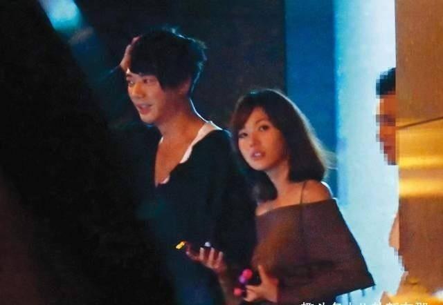 Sống chung nhà, nam ca sĩ nổi tiếng bị con gái ruột coi như người lạ-7