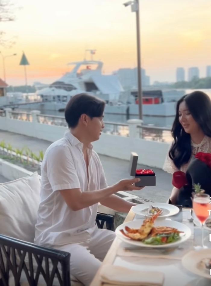 Hồ Quang Hiếu cầu hôn bạn gái sau nửa tháng công khai tình cảm-1