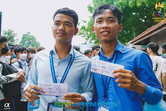 Vé bóng đá SEA Games 'cháy' sau 1 tiếng phát miễn phí