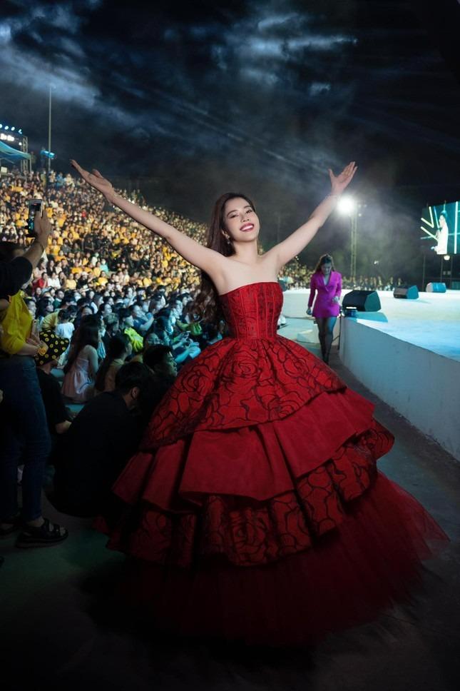 Nam Em nhắc chuyện nghỉ hưu, nói cho vui hay có ý định giã từ showbiz?-1