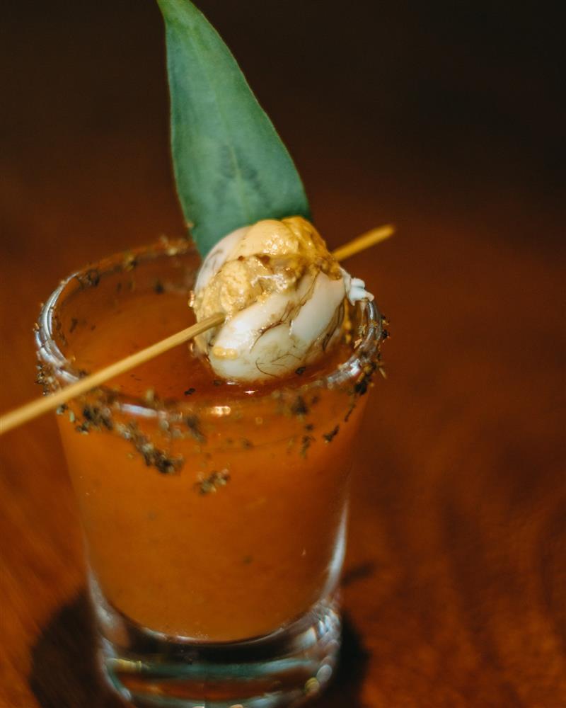 Cocktail đuông dừa, cút lộn lạ miệng, thách thức khách Tây ở TP.HCM-2