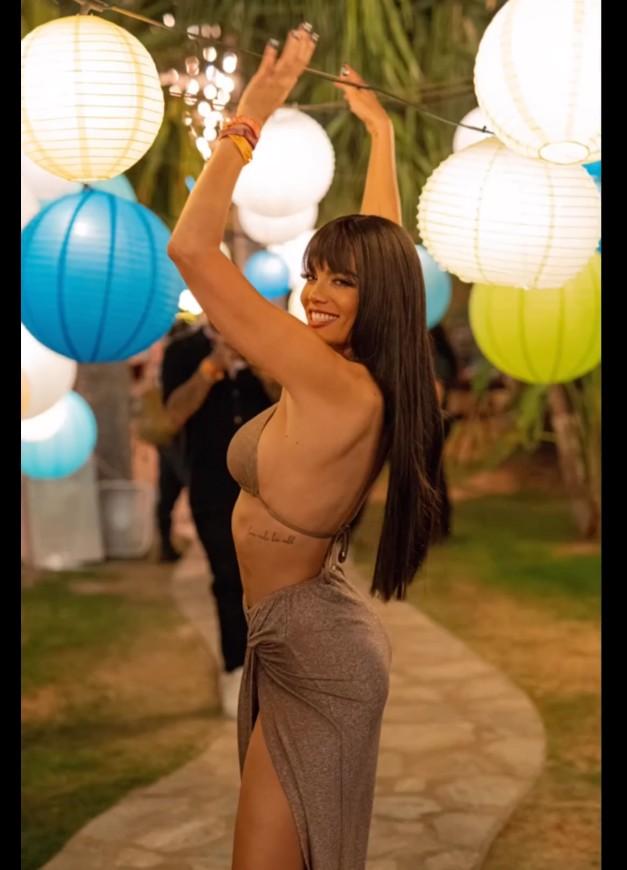 Hoa hậu Hoàn vũ khoe thân hình cơ bắp ở tuổi 36-3