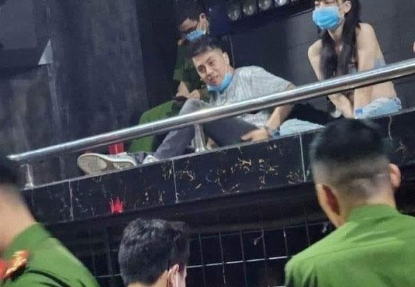 DJ Thái Hoàng bị bắt quả tang tàng trữ ma túy khi biểu diễn ở quán bar-1