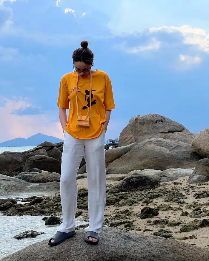 Học Hà Tăng, Ngô Thanh Vân lên đồ đi du lịch trẻ trung, nổi bật-8