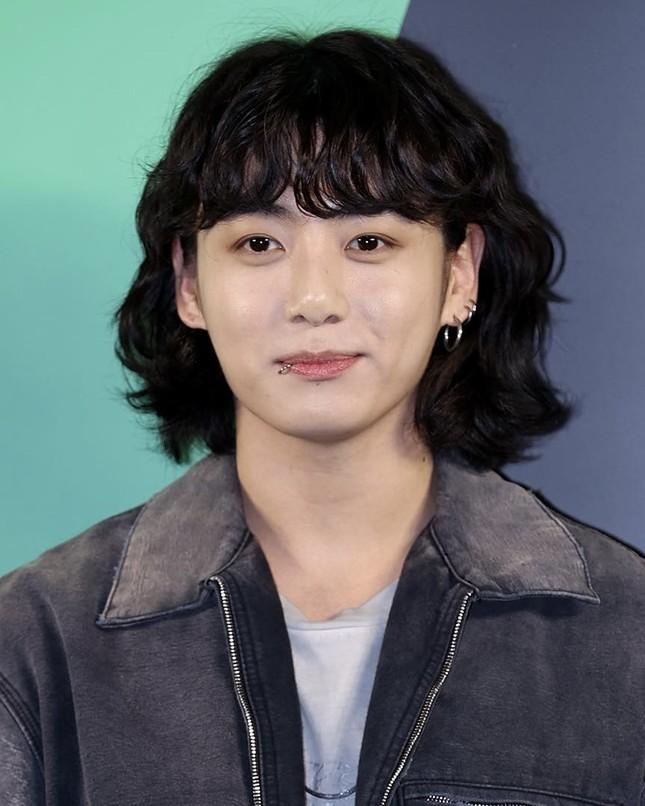 Jungkook (BTS) đứng đầu tìm kiếm vì mái tóc lạ-1