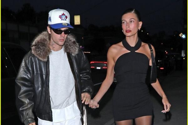 Hailey Baldwin lên đồ gợi cảm, khoe body bốc lửa đi dạo phố cùng chồng-9