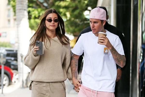 Selena Gomez tăng cân, để mặt mộc xinh đẹp đi dự sự kiện-8