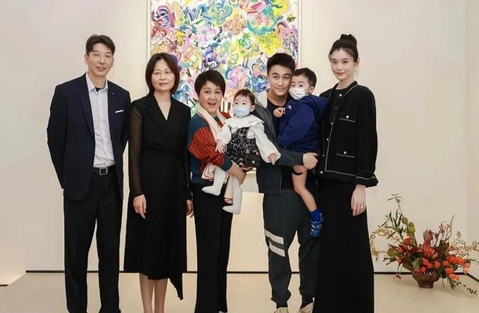 Hề Mộng Dao bỏ sàn diễn, tiếp quản sản nghiệp tỷ USD nhà chồng-5