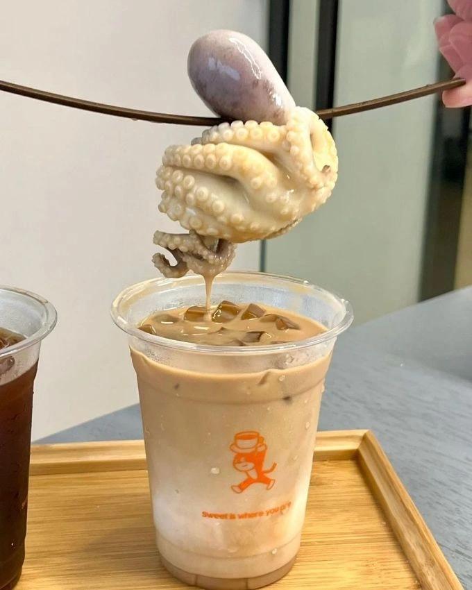 Bịt mũi uống cà phê trứng thối gây sốt, không phải ai cũng dám thử-4