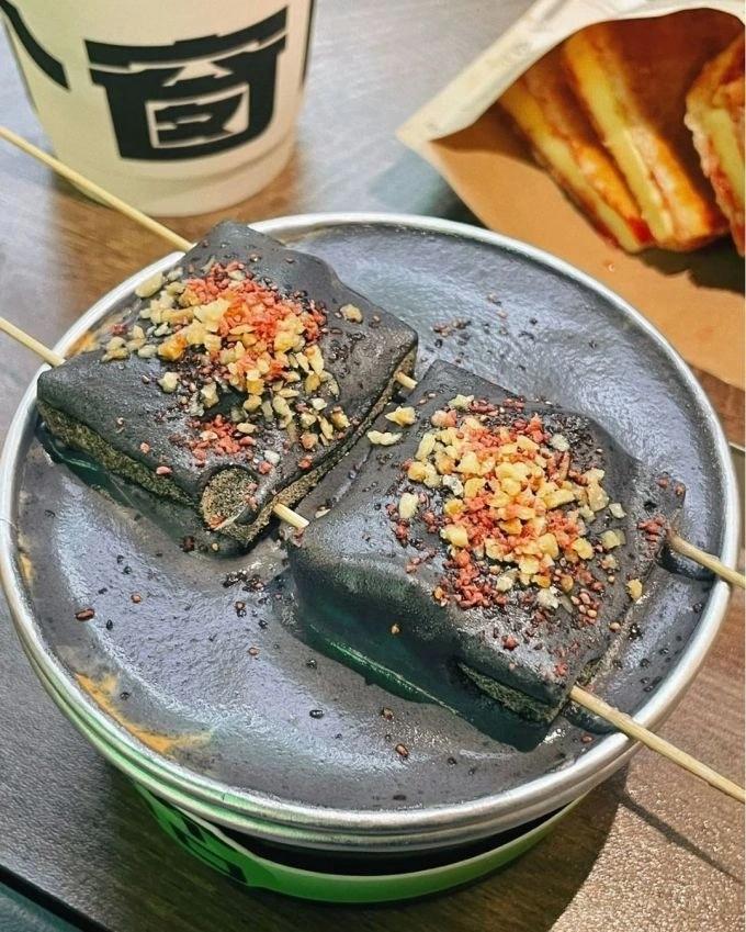 Bịt mũi uống cà phê trứng thối gây sốt, không phải ai cũng dám thử-6