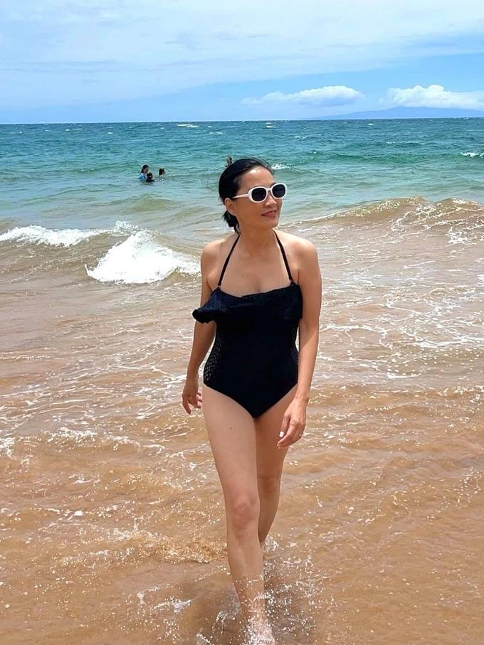 Loạt sao Việt U60 vẫn tự tin diện bikini nóng bỏng-6