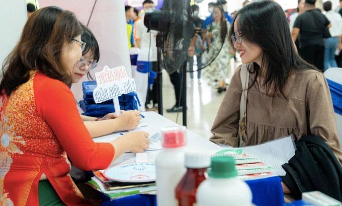 Gen Z nhảy việc để tiện hẹn hò, giám đốc bật lại sốc tận óc-1