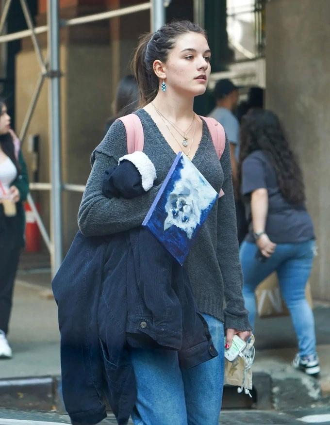 17 tuổi, Suri Cruise cao gần bằng mẹ, phong cách giản dị nhưng cuốn hút-2