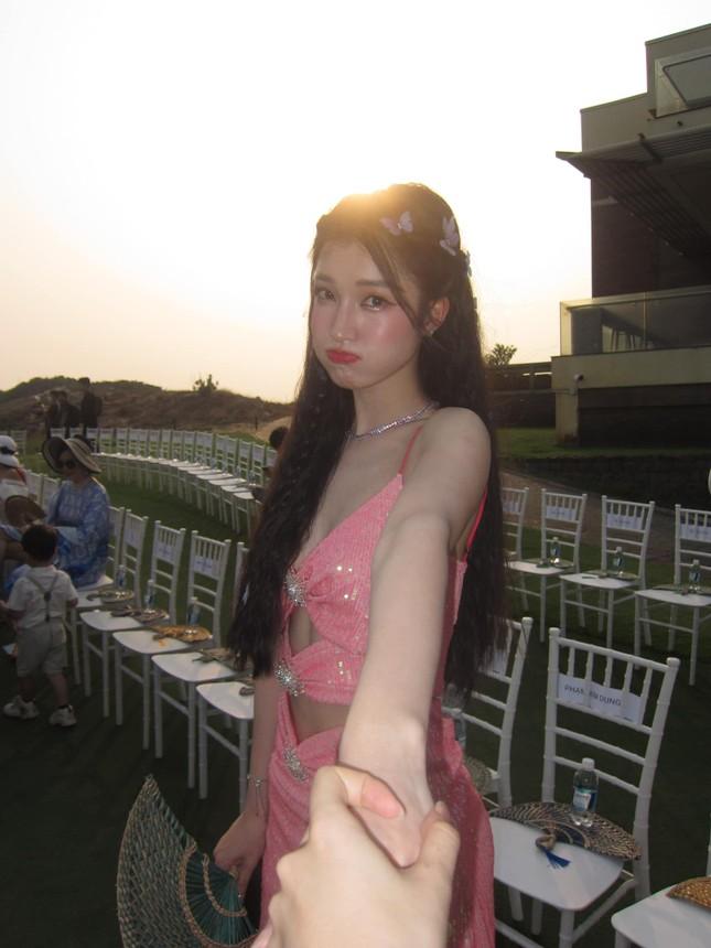 Hoa hậu Thanh Thủy khoe dáng trên biển, danh tính người chụp gây bất ngờ-7