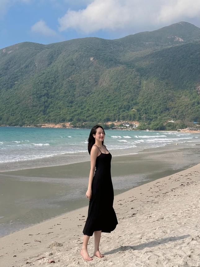 Hoa hậu Thanh Thủy khoe dáng trên biển, danh tính người chụp gây bất ngờ-8