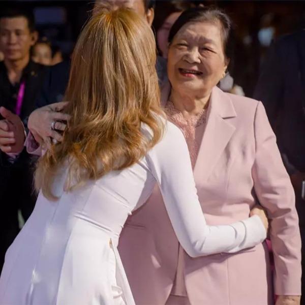 Mẹ ruột Mỹ Tâm: Hoa khôi đất Quảng, nuôi dạy con cái thành đạt-5