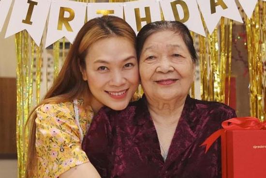 Mẹ ruột Mỹ Tâm: Hoa khôi đất Quảng, nuôi dạy con cái thành đạt