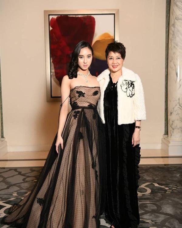 Gái út vua sòng bạc Macau: Không theo mốt mình dây, makeup nhẹ vẫn xinh-3