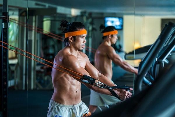 Hình thể vạm vỡ của nam chính người Mỹ quay phim ở Việt Nam-3