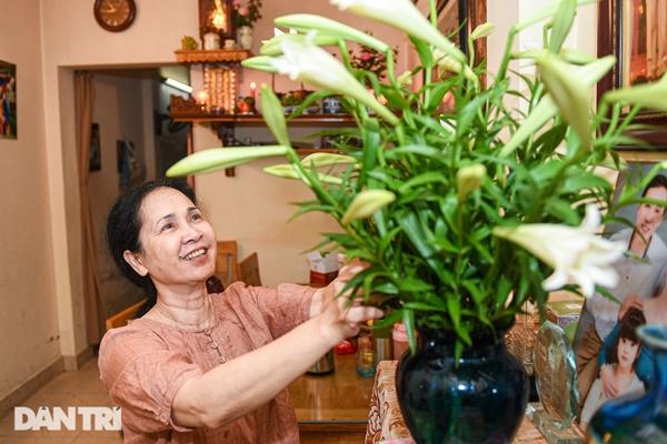 NSND Lan Hương dậy từ 5h sáng nấu xôi, đi Cub 50 làm phim mẹ chồng-3