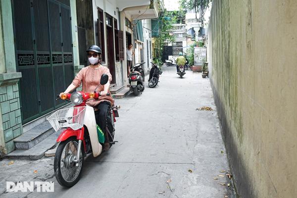 NSND Lan Hương dậy từ 5h sáng nấu xôi, đi Cub 50 làm phim mẹ chồng-5