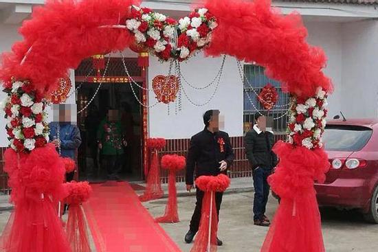 Vay hơn 1 tỷ để cưới vợ, anh chồng lại ly hôn sau 7 ngày