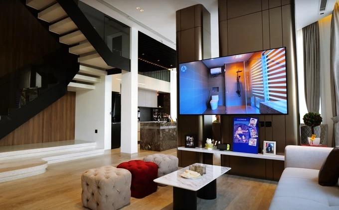 Tài sản Lan Ngọc tuổi 33: Nhà 2 mặt tiền, tủ đồ hiệu đắt đỏ-3