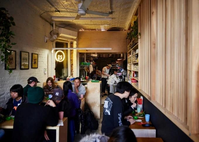 Gần 1 triệu đồng/suất bún đậu mắm tôm giữa nước Mỹ, khách khen hết lời-1