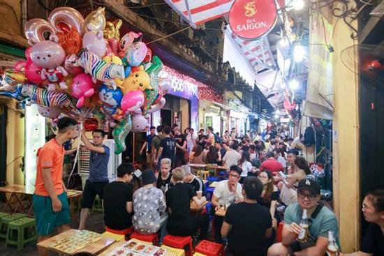 Ồ ạt xả lỗ tour: Khách than du lịch như hành xác, tức tưởi vì bị chặt chém