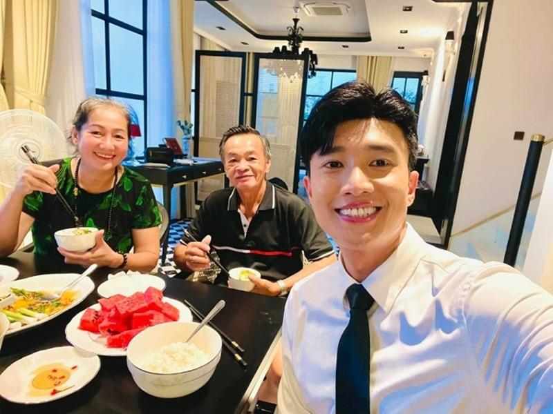 Quốc Trường sống độc thân trong biệt thự 40 tỷ, căn bếp ai cũng muốn sở hữu-9