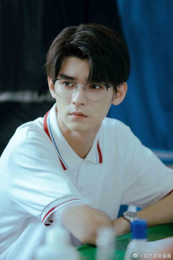 Tình đầu của hồ ly tỷ tỷ bị dìm thê thảm bởi tạo hình-7