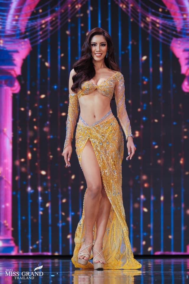 Váy dạ hội lộ nội y tràn ngập đêm bán kết Hoa hậu Hòa bình Thái Lan-8