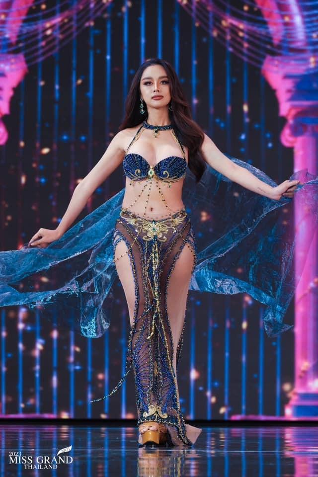 Váy dạ hội lộ nội y tràn ngập đêm bán kết Hoa hậu Hòa bình Thái Lan-17