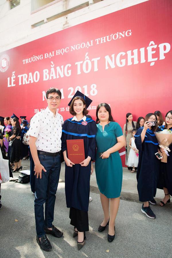 Mẹ Đỗ Mỹ Linh: Kỹ sư Hóa học, định hướng giúp con vượt cám dỗ