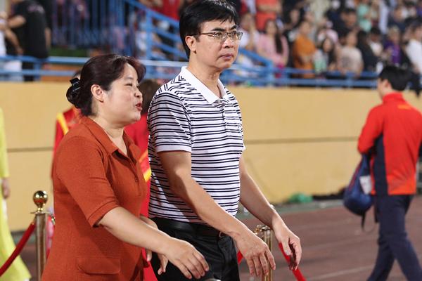 Mẹ ruột Đỗ Mỹ Linh: Kỹ sư Hóa học, định hướng giúp con vượt cám dỗ-7