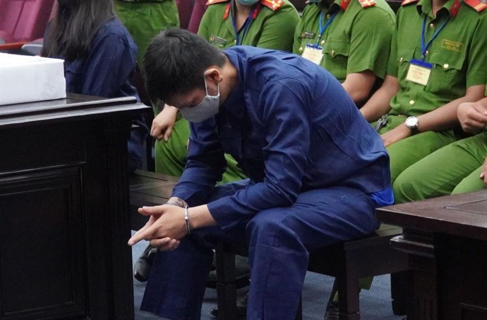 Lời khai vô cảm của người cha vụ bé gái 8 tuổi bị bạo hành tới tử vong-1