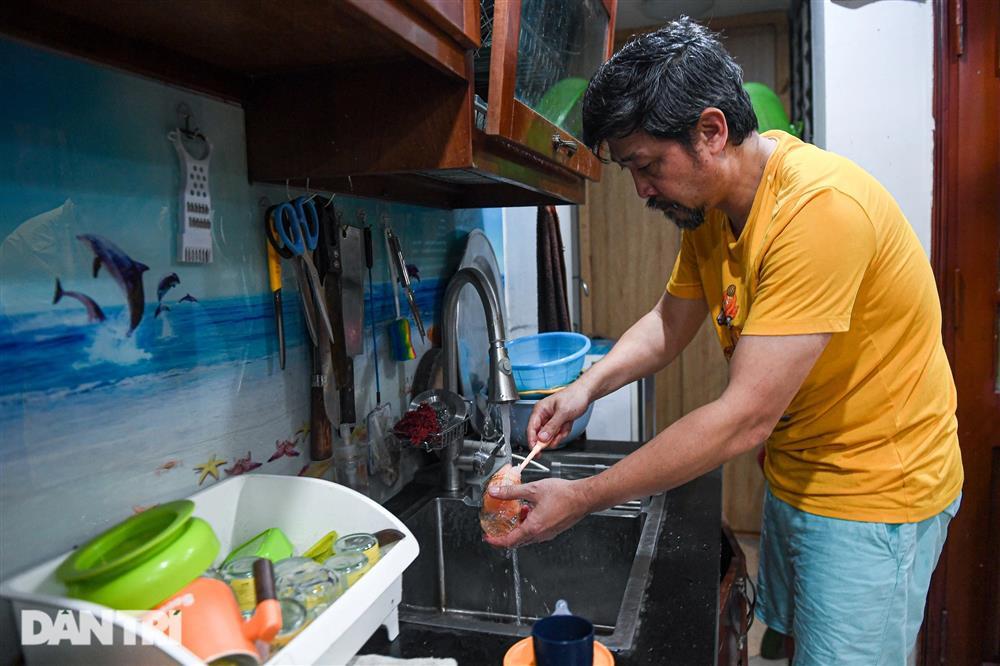 NSƯT Hồ Phong tuổi 52: Gã đểu trên phim, ông bố bỉm sữa ngoài đời-8